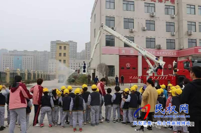 民東新區(qū)實驗幼兒園社會實踐活動——走進軍營，感悟軍魂