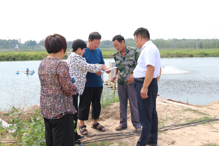 民權縣農業(yè)農村局深入水產養(yǎng)殖企業(yè)開展水域灘涂養(yǎng)殖證申請現(xiàn)場權屬核查工作