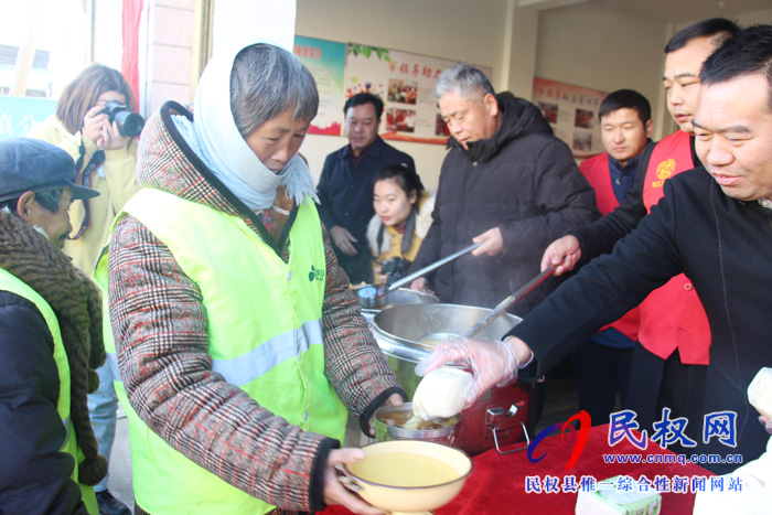 商丘市首家鄉(xiāng)鎮(zhèn)愛心早餐店在龍?zhí)伶?zhèn)開業(yè)啦