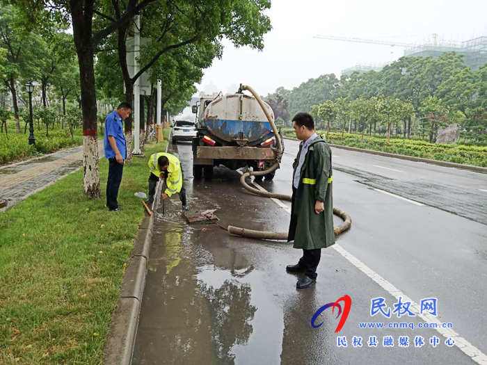 縣城管局市政工程大隊：加大清淤力度 確保汛期排水通暢