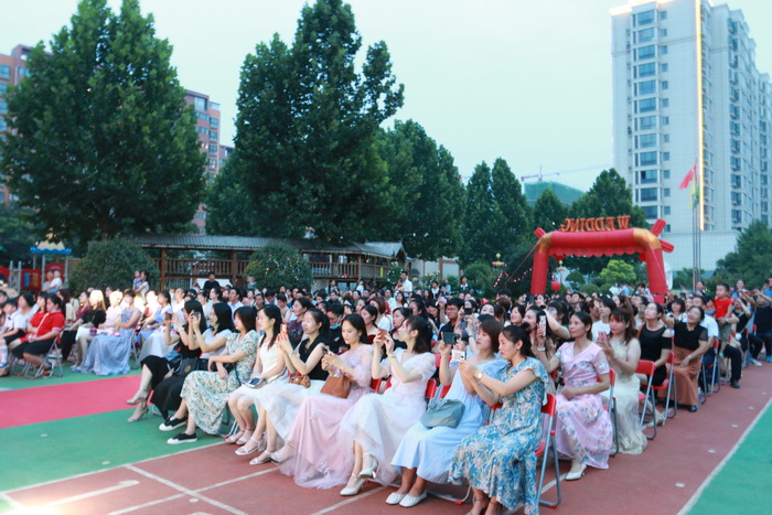 滿滿的儀式感！民權(quán)東區(qū)實(shí)驗幼兒園迎來畢業(yè)季