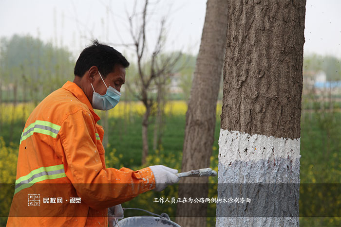 公路養(yǎng)護(hù)工：最美“風(fēng)景”綻放在公路上