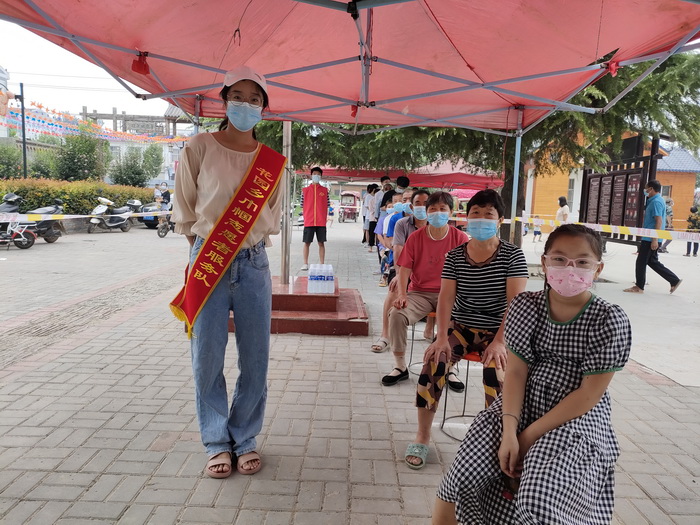 民權縣花園鄉(xiāng)：“志愿紅”抗疫一線“有溫度”