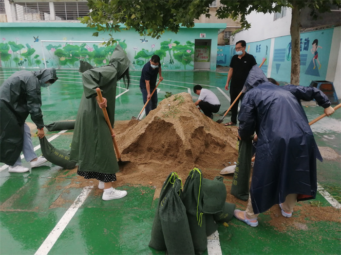 民權(quán)縣第三小學(xué)積極做好夏季防汛救災(zāi)準(zhǔn)備工作