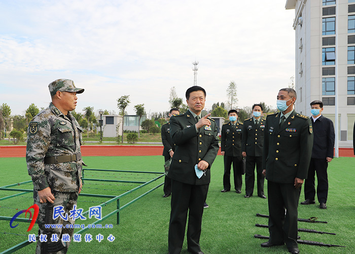 河南省軍區(qū)少將政委徐元鴻到民調(diào)研黨管武裝和民兵建設等工作情況