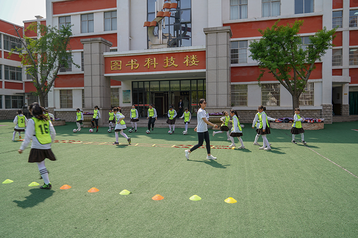 落實立德樹人根本任務(wù) 積極打造文明和諧校園