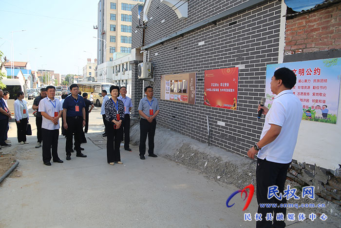 縣人大代表視察全國文明城市創(chuàng)建、城區(qū)市政基礎設施建設、老舊小區(qū)改造工作