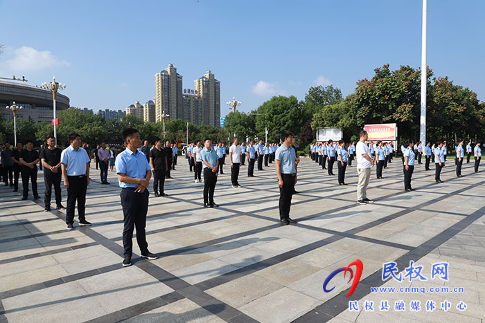 民權(quán)縣“雙擁號(hào)”公交車發(fā)車儀式舉行