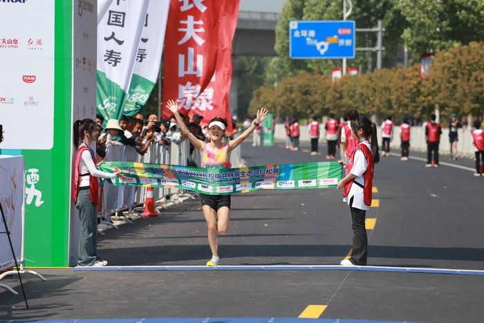 穿越林海 一路花香  巴迪瑞2024民權(quán)申甘林帶生態(tài)馬拉松賽激情開跑