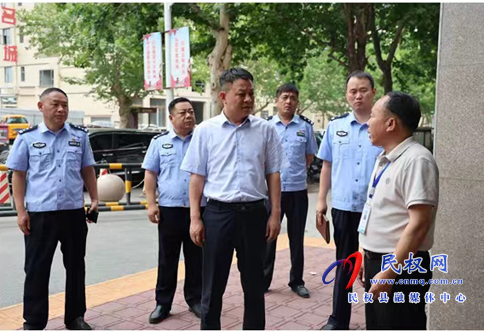 縣領導賈濤檢查高考前校園及周邊安全大檢查