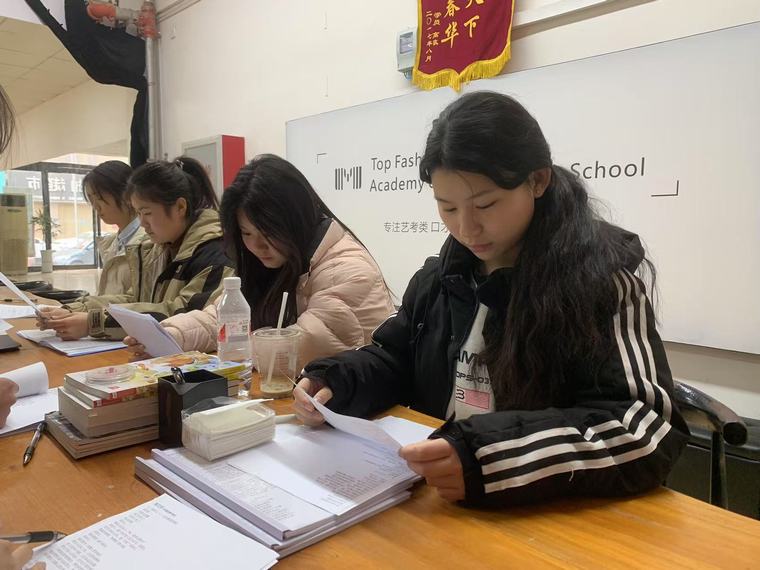 【圖書館里過大年】民權(quán)縣圖書館舉辦2025年第四期播音與主持藝術(shù)公益公益講座（總第28期）