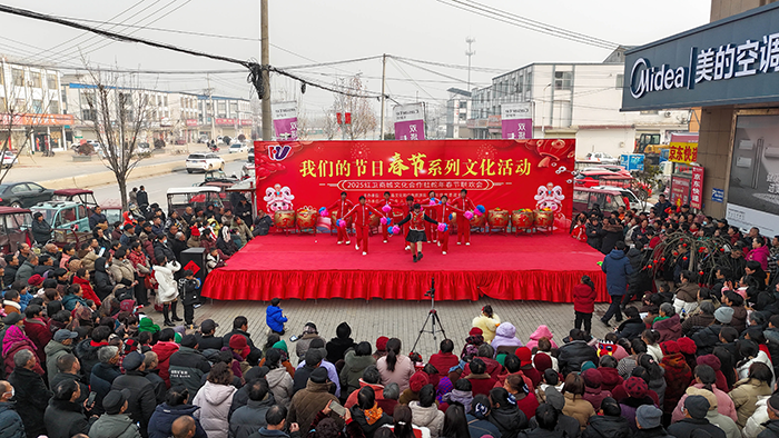 民權(quán)縣人和鎮(zhèn)舉辦 “我們的節(jié)日?春節(jié)” 文藝匯演 歡歡喜喜過大年